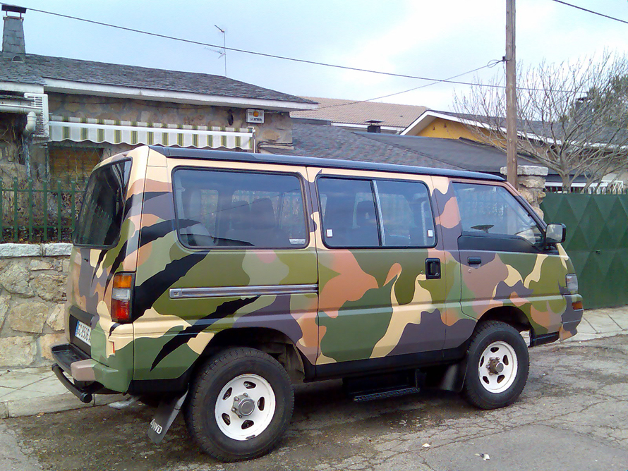 Camioneta camuflaje .